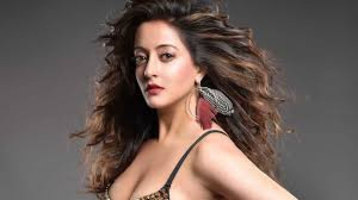 This style of Raima Sen makes her fans crazy