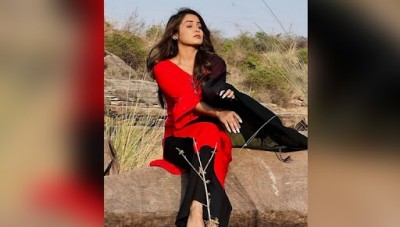 Zoya Khan is seen enjoying nature on the banks of the valley