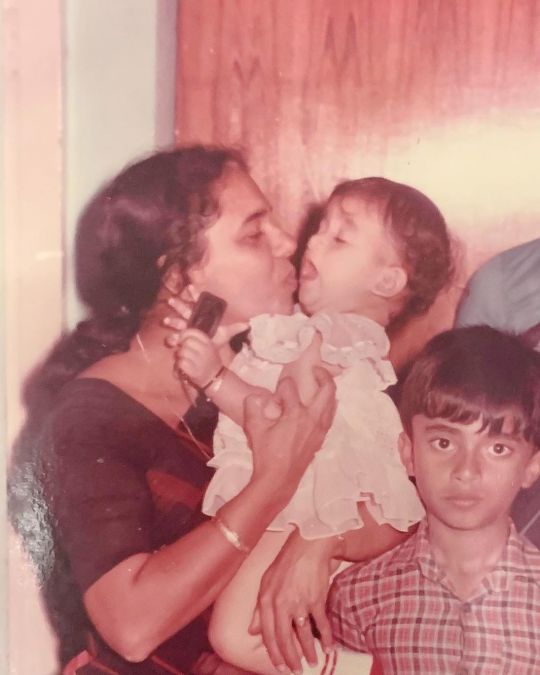 नयनतारा ने शेयर की अपनी माँ और अपने बचपन की तस्वीर