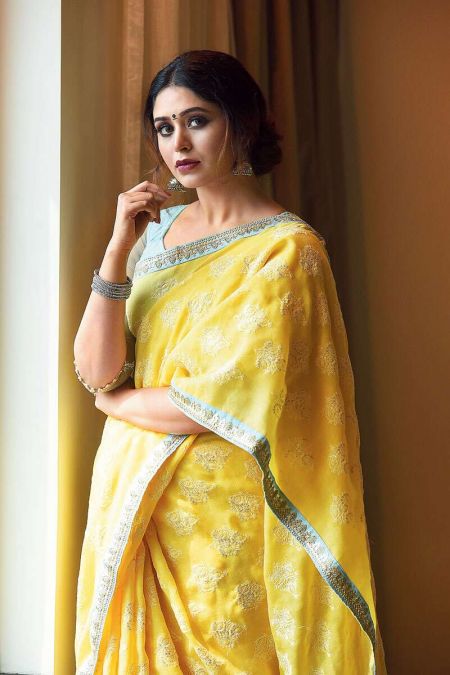 Actress Ritabhari looked beautiful in a traditional look