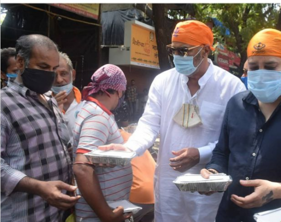 Mika Singh distributing food to poor, video goes viral