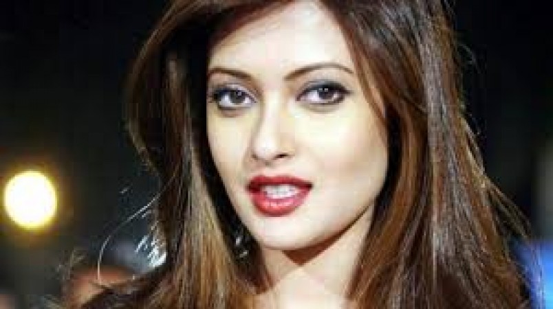 People praises this stylish look of actress Riya