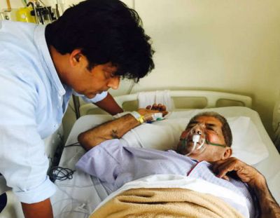 पिता से मिलने अस्पताल पहुंचे रवि किशन