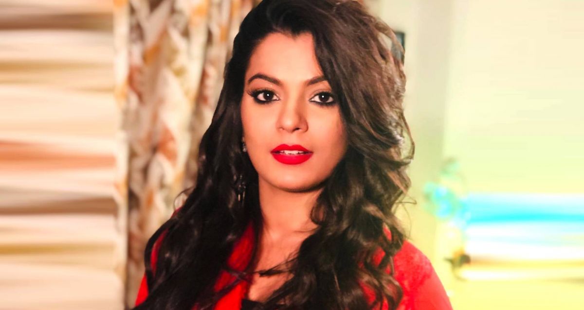 Bhojpuri actress Nidhi Jha surpassed all the boldness in this song, watch the video here