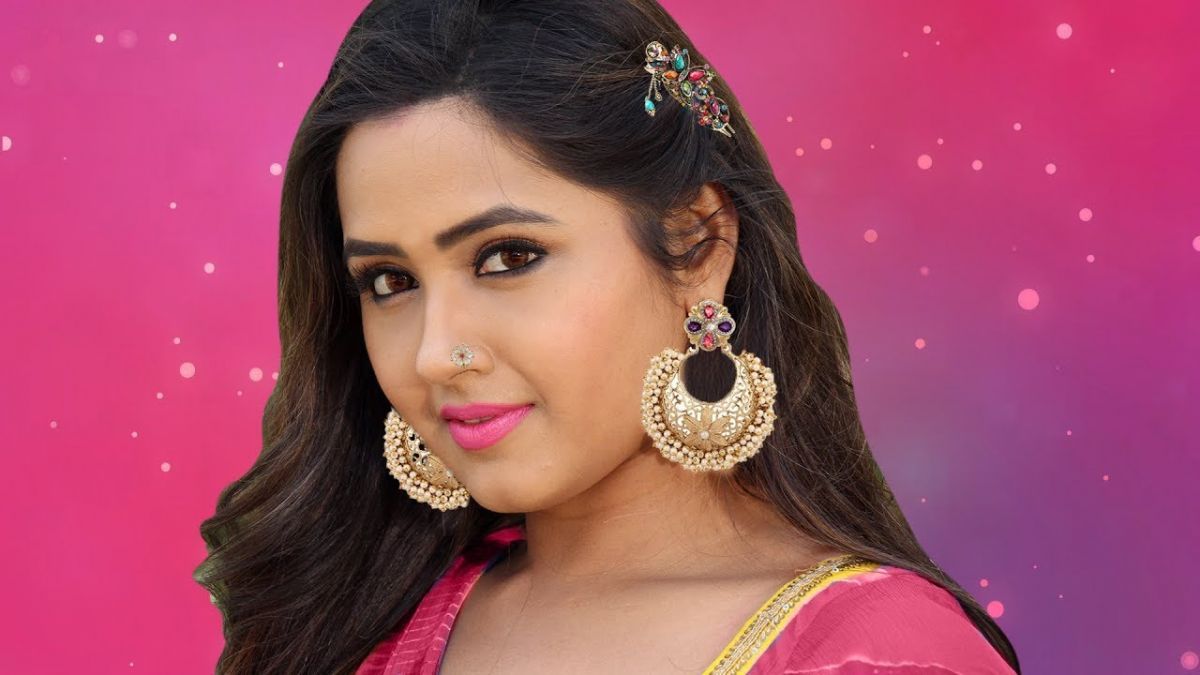 Kajal Raghwani video is going viral on the internet, check it out here