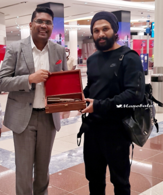 Allu Arjun fan gifted him a very special 160-year-old thing