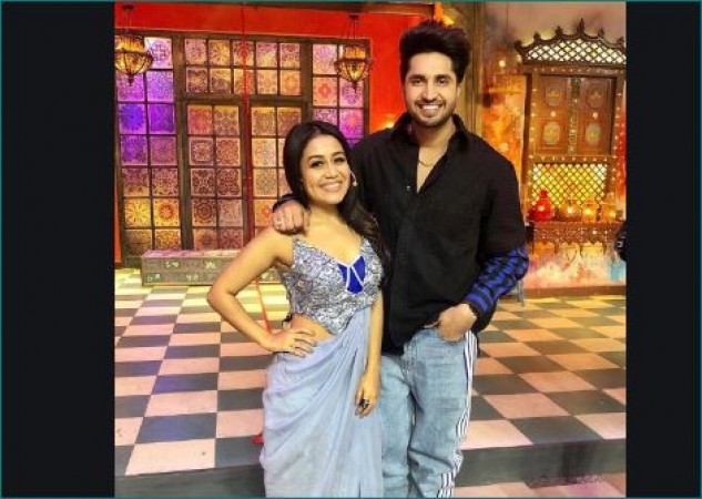 Neha Kakkar dances her heart out with Jassi Gill on 'Nikle current', watch video here