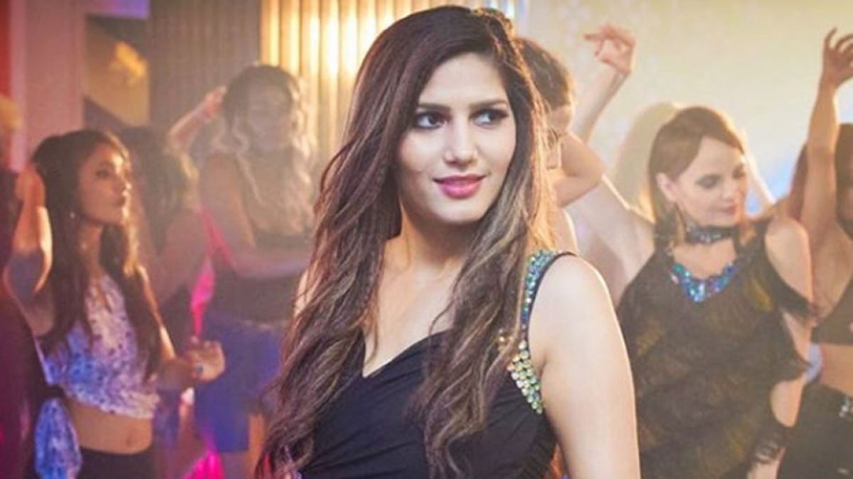 Sapna Chaudhary making people crazy with her dance, new video surfaced