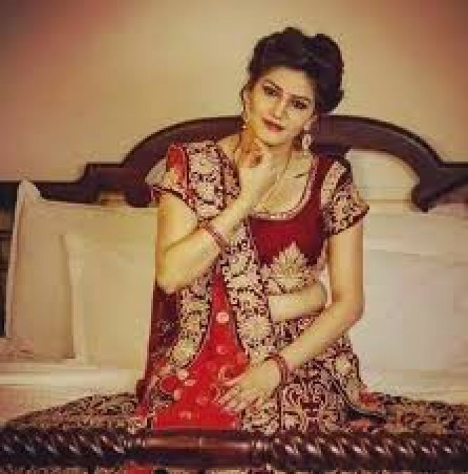 Sapna Chaudhary shared a very sexy photo in frill saree, fans go-la-la!