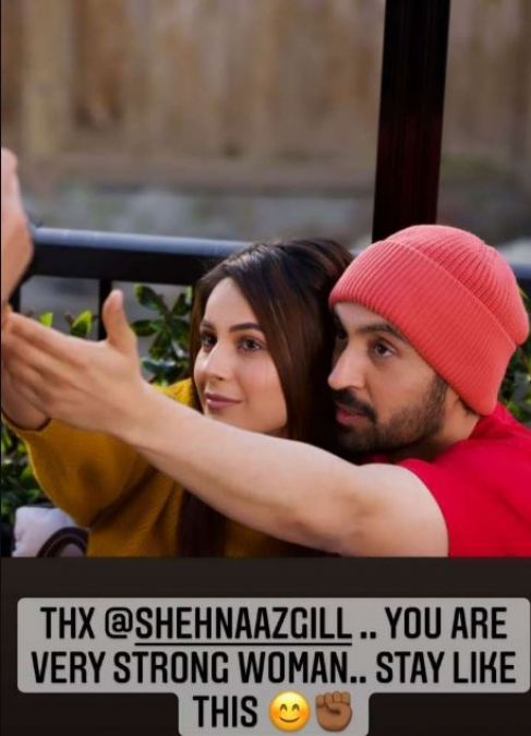 Diljit shares beautiful picture with Shehnaaz