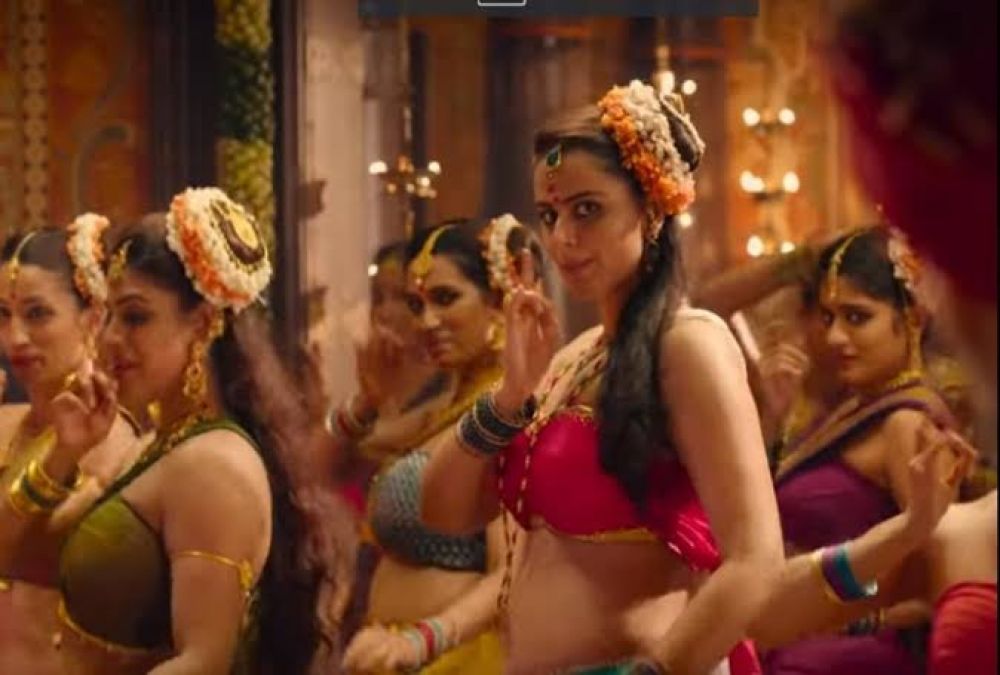 Actress Prachi Tehlan gets emotional by sharing memories of the first song of Mamangam