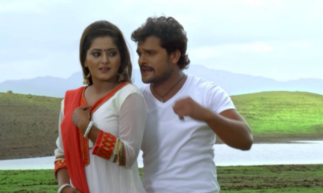 Khesari Lal Yadav made this actress look crazy, watch the video here