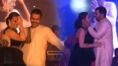 कौन है यह लड़की, जिसके साथ पवन सिंह ने स्टेज पर किया सेक्सी डांस, देखें वीडियो