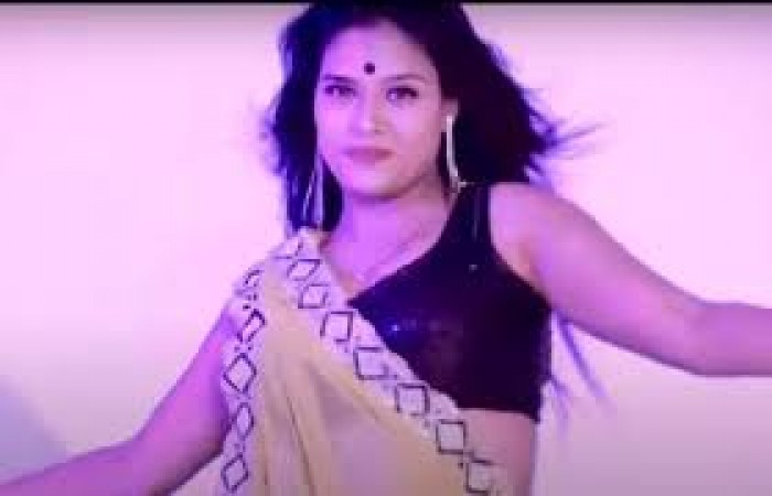 Jia Khan did a tremendous dance on Khesari Lal's song, watch video