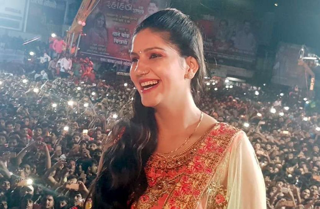 Sapna Chaudhary said such thing in the award show, Sambhavna Seth got suprised