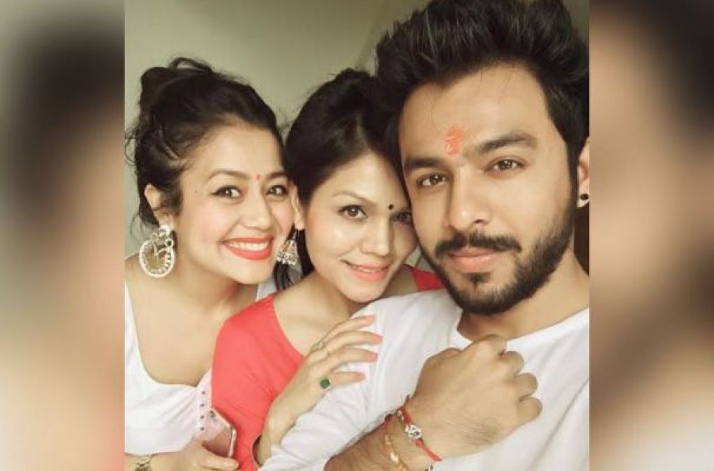 Neha Kakkar gave such gift to Brother Tony, 