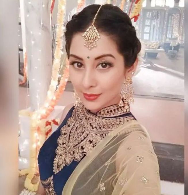 Simran Khanna's bridal look went viral amid reports of divorce