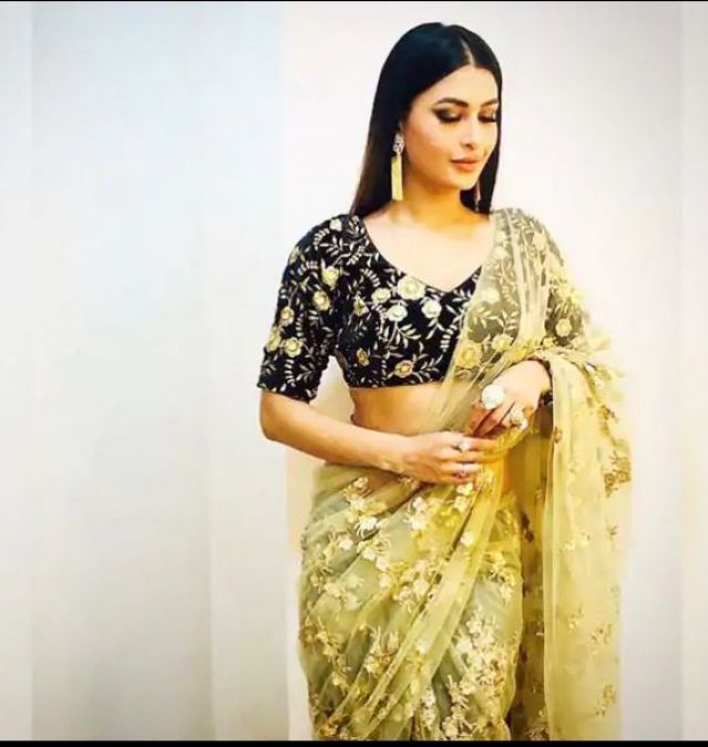 Pavitra Punia looks stunning in traditional look