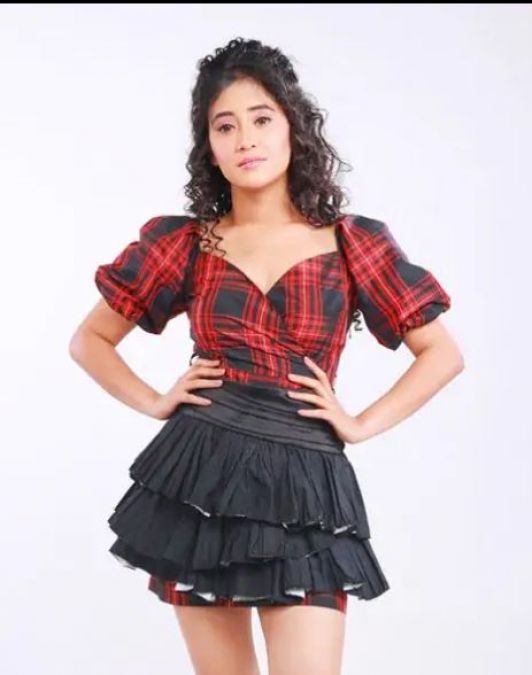 Shivangi Joshi shared photos in mini skirt