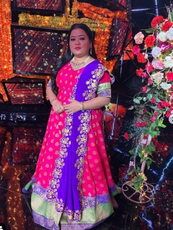 Bharti Singh upset about the dogs of Film City