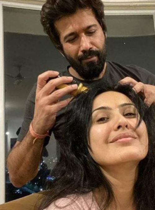 Kamya Punjabi shared a romantic picture with her husband
