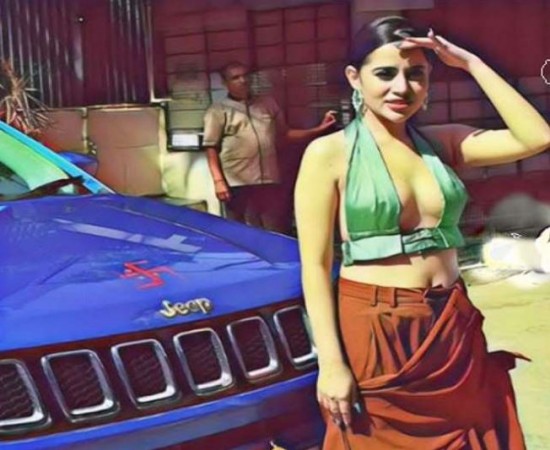 Urfi Javed bought 'Jeep Compass' car, know its price and specialty