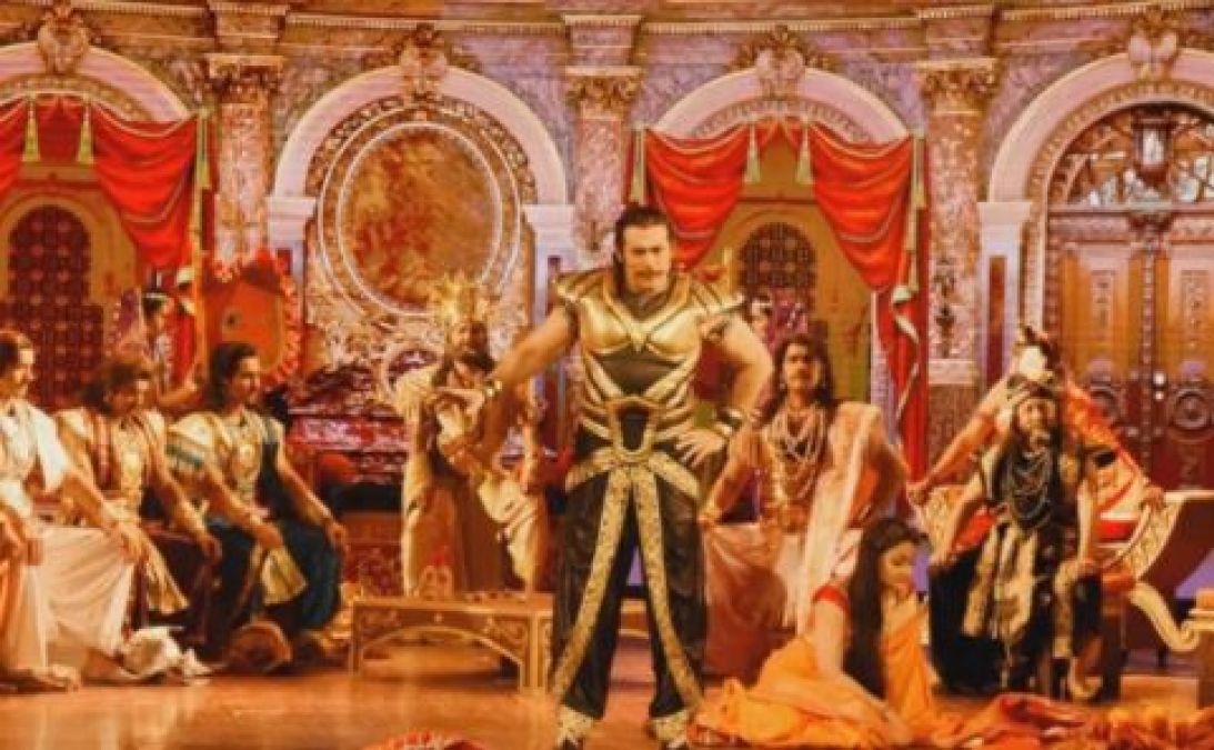 Dhritarashtra returns to Pandavas lost kingdom after Draupadi's 'Cheerharan'