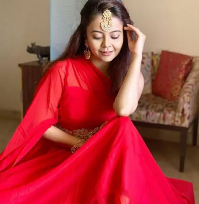 Devoleena congratulates Ramadan in very special way