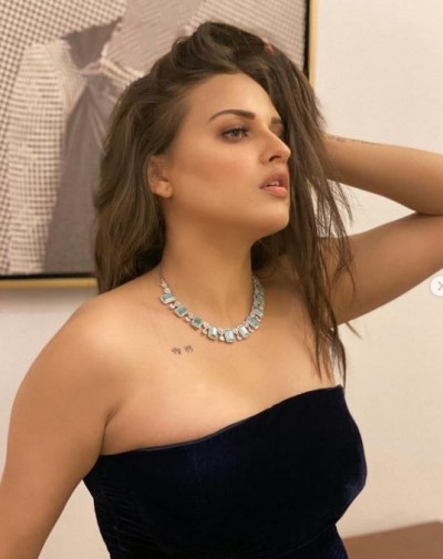 Himanshi Khurana dominated the internet, these pictures created a ruckus