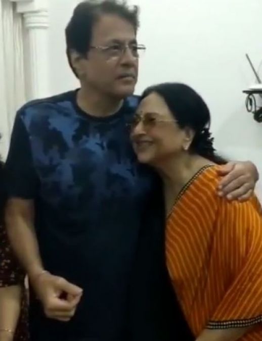 Arun Govil gave a card to his wife and said 