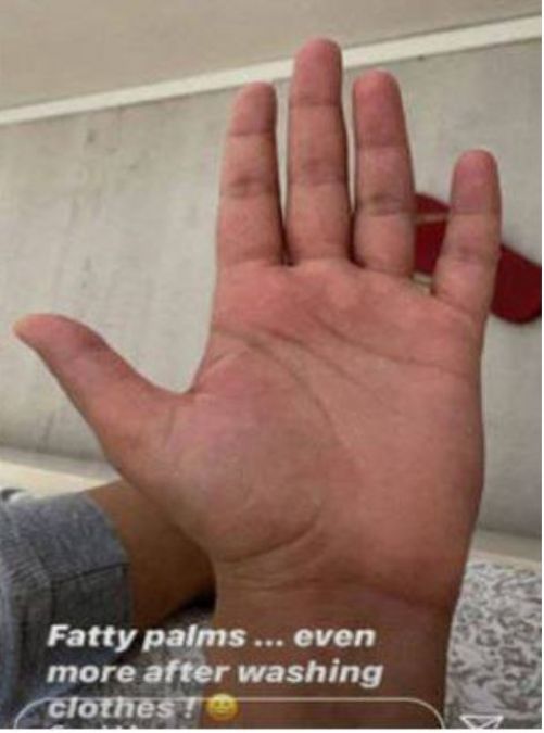 कपड़े धोने के बाद गौहर खान ने दिखाए अपने हाथ