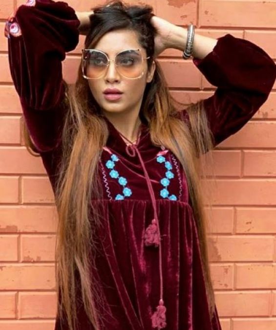 Arshi Khan becomes a Video producer after quitting acting!