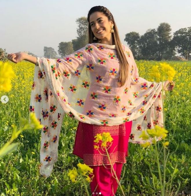 Soon this Bollywood film will see Srishty Rode, Look goes viral!
