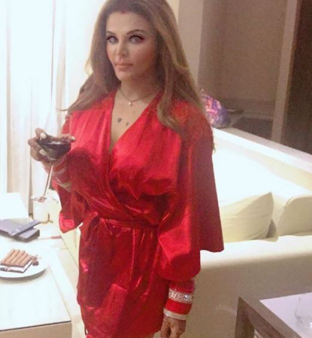 Rakhi Sawant is married, reveals the name of her husband!