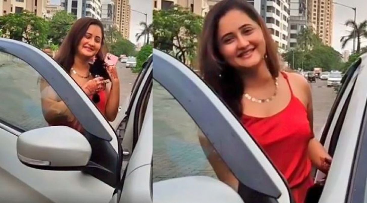 Rashmi Desai spotted without makeup roaming on streets of Mumbai
