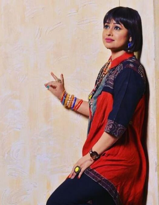 Taarak Mehta Ka Ooltah Chashmah's Madhavi bhabhi aka Sonalika Joshi turns vamp for latest photoshoot