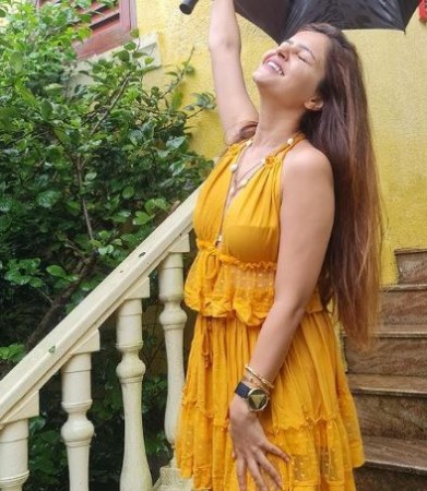 Rubina Dilak gets new hair-do, fans obsessed with new look