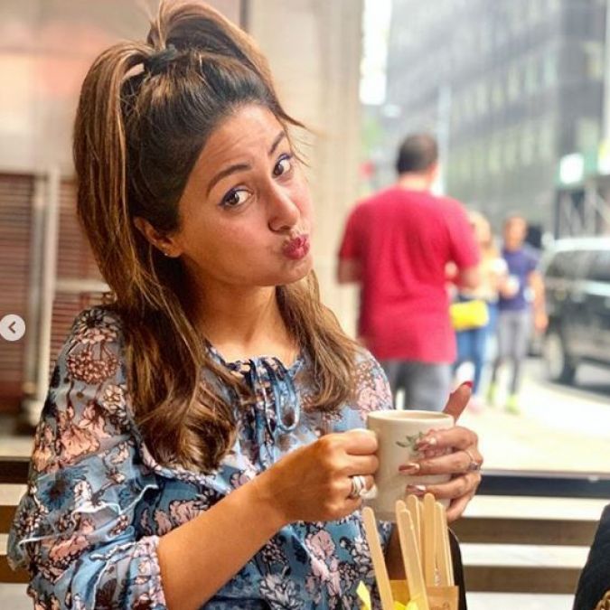 Hina Khan enjoys vacations with Boyfriend, shares photos!