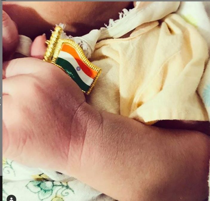 The little guest, who came to the house of this celeb of Nach Baliye9, shares a picture!