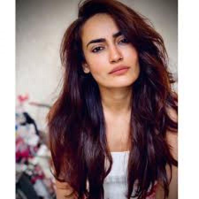 Surbhi Jyoti's quirky expression is winning hearts; Check out photo here