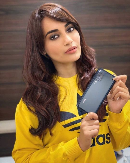 Surbhi Jyoti's quirky expression is winning hearts; Check out photo here