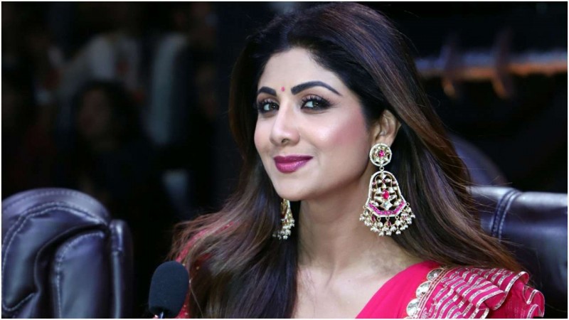 Shilpa Shetty leaves photographers without saying anything, video surfaced from the sets