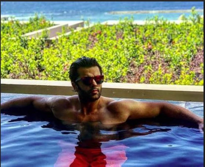 This TV actor is enjoying in Bali, check out pic here