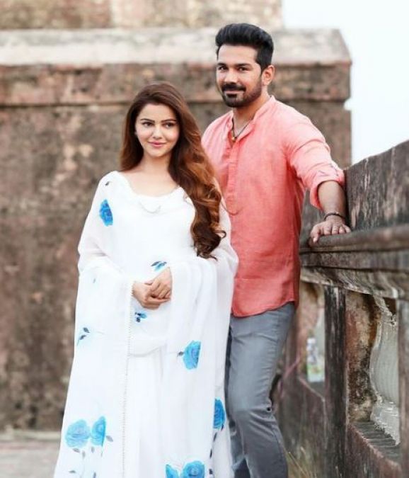 Rubina looks stunning with husband Abhinav, view these best pictures