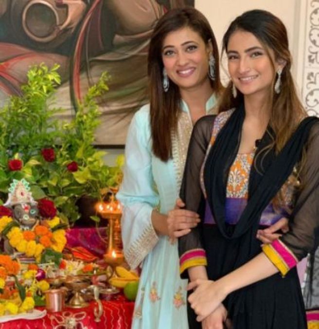 Shweta Tiwari welcomed Eco-friendly Ganesha to her house