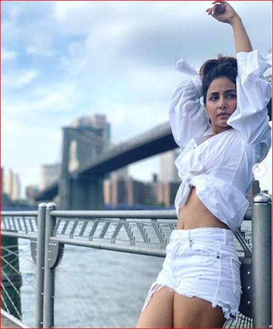 After watching Hina Khan's hot style, Fans became crazier!