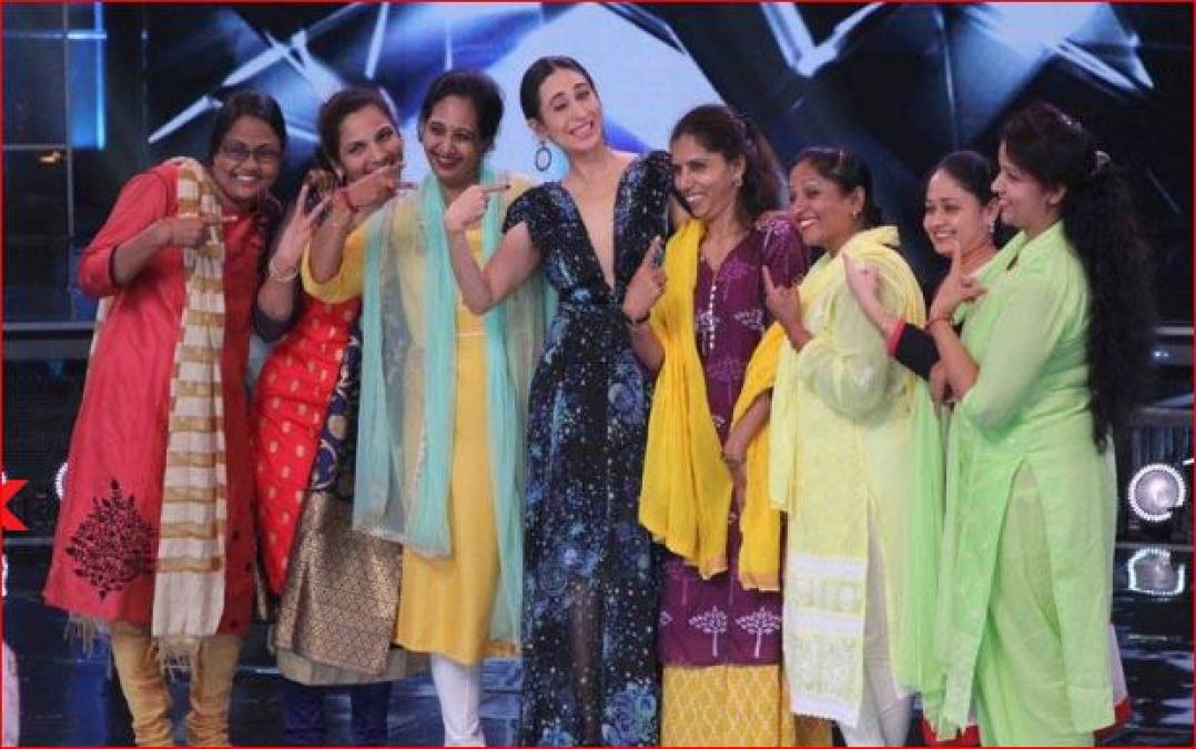 Karishma Kapoor danced as she sang 'Maiya Yashoda' on the set of 'Dance India Dance'!