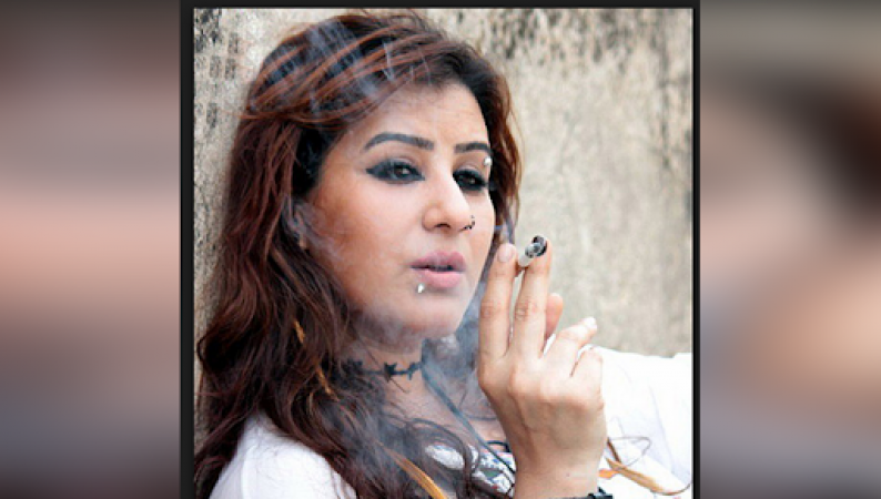 जब पहली बार शिल्पा शिंदे ने लगाए थे सिगरेट के कश