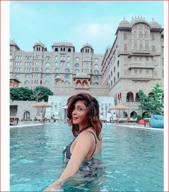 This TV Actress is enjoying vacations in a Royal style, Shares Photos!