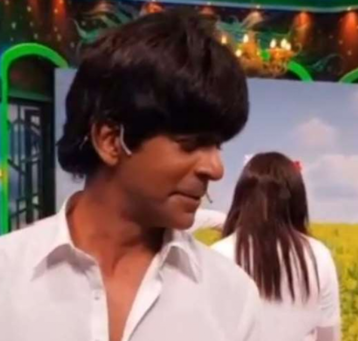 Sunil Grover tuns Shah Rukh Khan to make you go ROFL